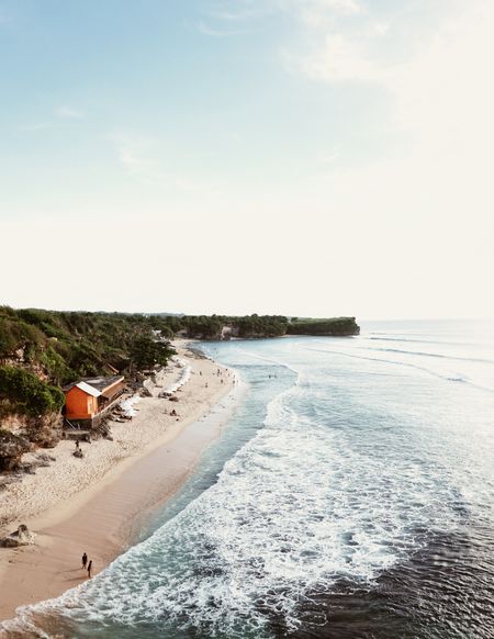 2 accommodation types for family in Bali that is located around the beach