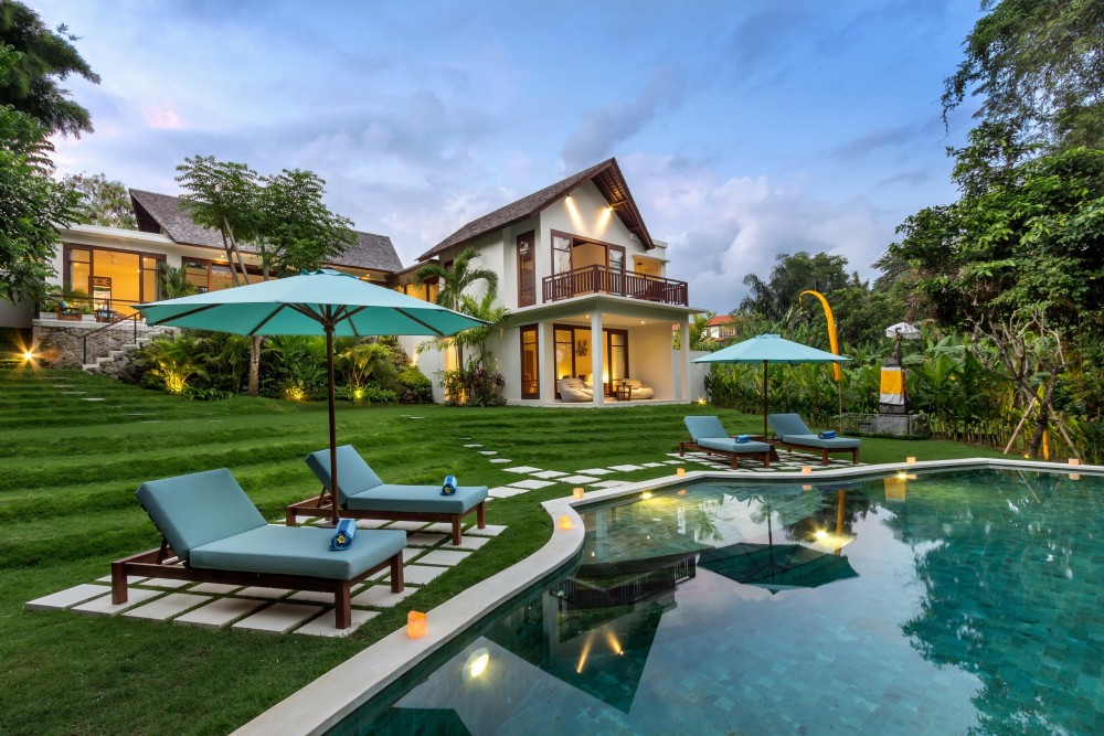 bali luxury villas with a large private pool to enjoy your holiday