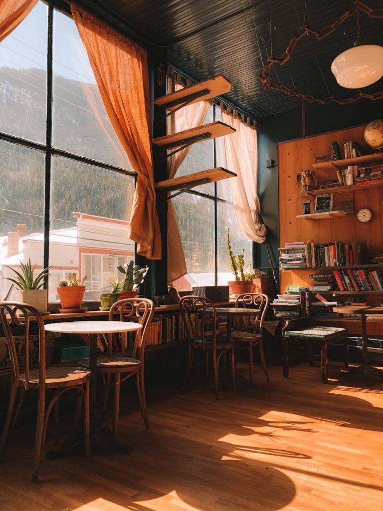 Turn the House into a Cafe